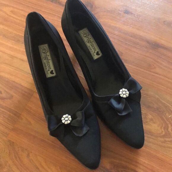 Brighton Black low closed toe pumps with bow made in Italy size 8 - Picture 1 of 6